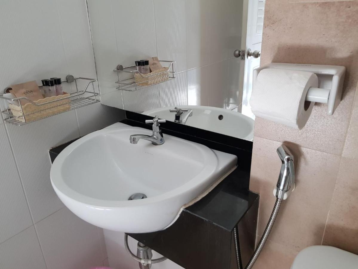 Elite Residence Phitsanulok Sha Esterno foto